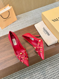 Garavani Studdy Pumps