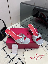 26S Garavani Annet Mules