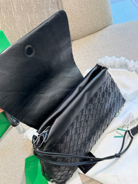 Giorno Shoulder Bag