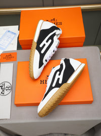 Trail Sneakers