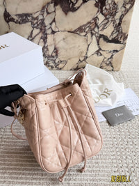 D-Motion Bucket Bag