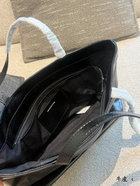 Punch Medium Leather Tote Bag