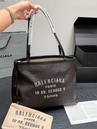 Select Medium Tote Bag