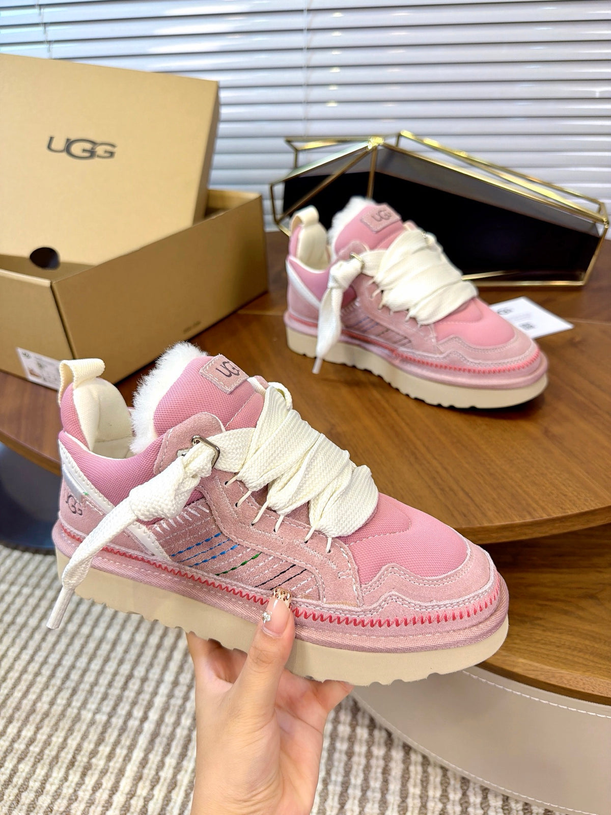 Lowmel Sneakers