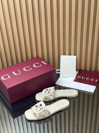 Interlocking G Slide Sandals