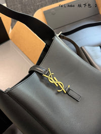 Le 5 À 7 Hobo Bag