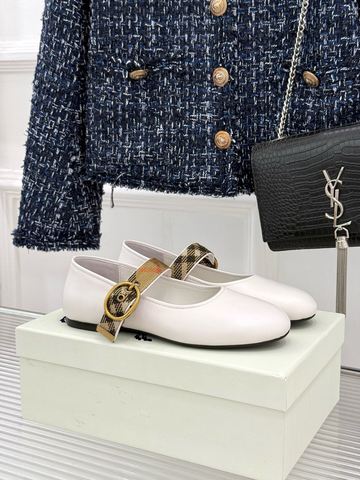 26WF Check Ballet Flats