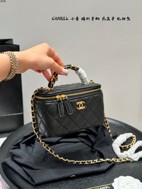 25B Vanity Case with Chain
