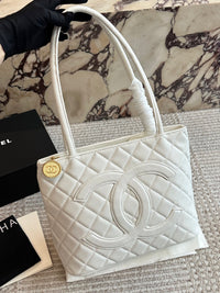 Medallion Tote