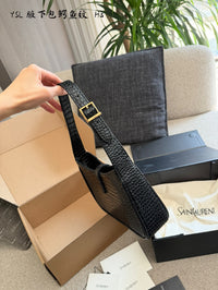 Le 5 à 7 Crocodile-effect Leather Shoulder Bag