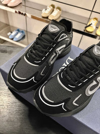 B30 Sneakers