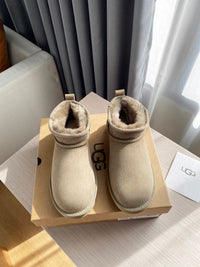 Classic Ultra Mini Boots