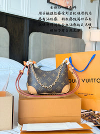 Liv Pochette Bag