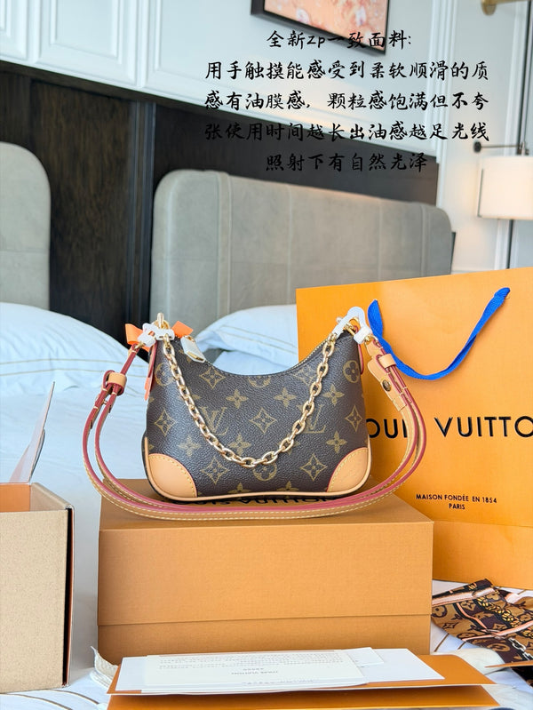 Liv Pochette Bag