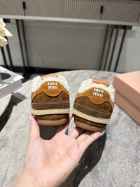 Gymnasium Suede Sneakers