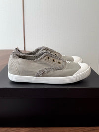 26S Slip-on Sneakers