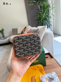 Petit Flot Mini Bucket Bag