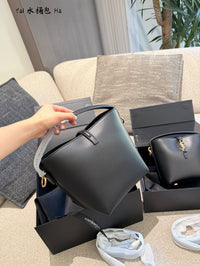 Le 37 Bucket Bag Calf Leather
