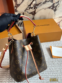 BB Bucket Bag