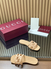Interlocking G Slide Sandals