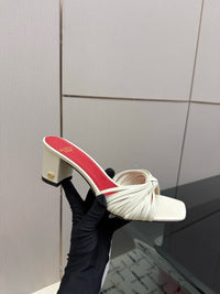 26S Garavani Annet Mules