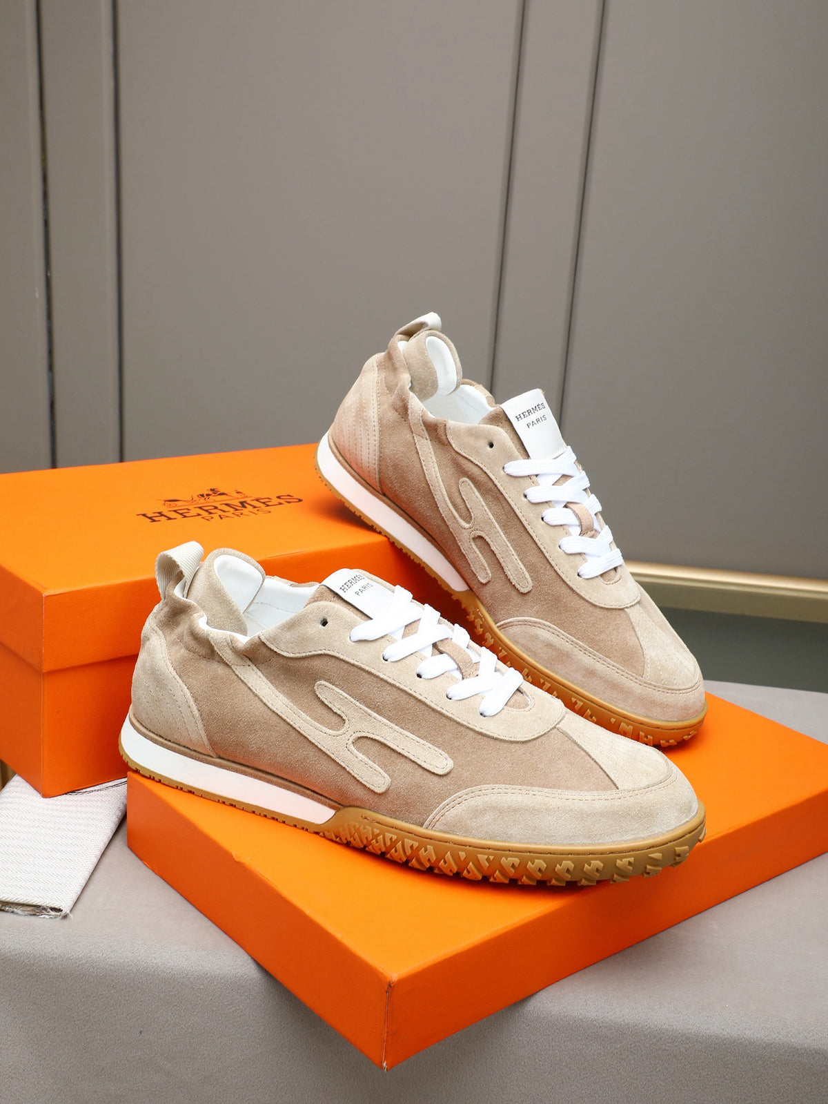 Trail Sneakers