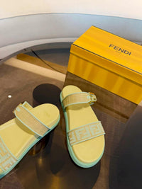 Feel Slide Sandals