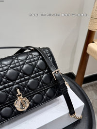 Miss Caro Cannage WOC Chain Bag