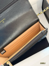 Wallet on Chain Gold Ball