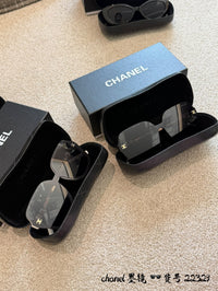 Signature Pearl Sunglasses