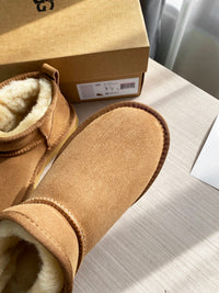 Classic Ultra Mini Boots