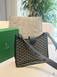 Belvedere PM Messenger Bag