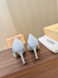 Garavani Studdy Pumps