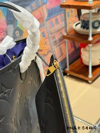 Neverfull MM Tote Bag