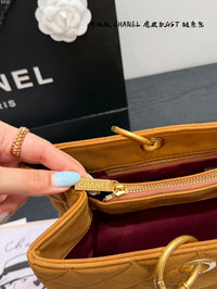 Grand Shopping Tote