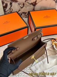Kelly Classique To Go Wallet