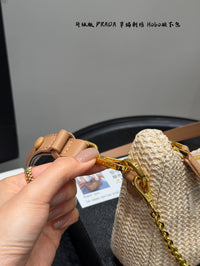 Re-Edition Crochet Shoulder Bag