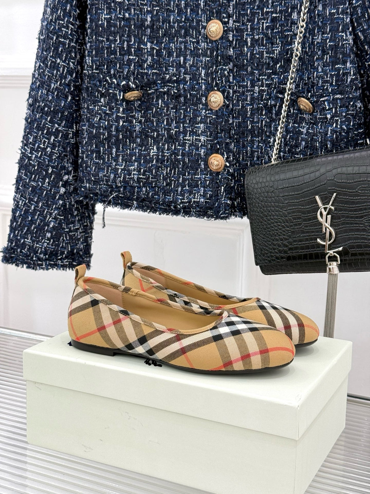 26WF Check Ballet Flats