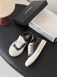 26B Logo Sneakers