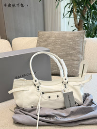 Le City Shoulder Bag
