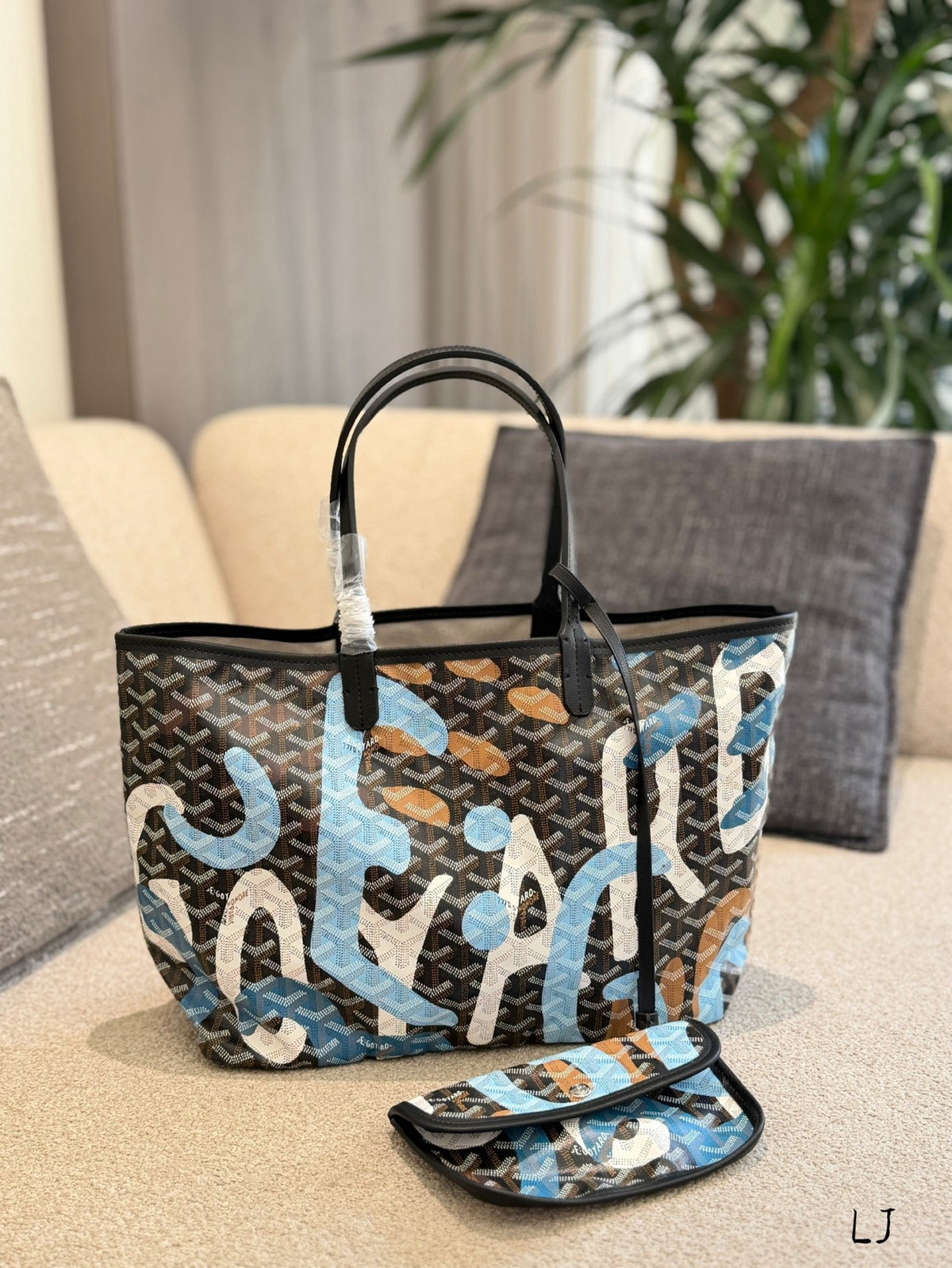 Lettres Camouflage PM Tote Bag