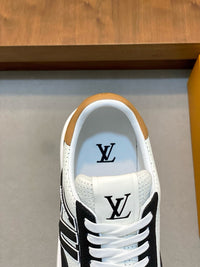 Beverly Hills Sneakers