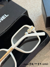 Signature Pearl Sunglasses