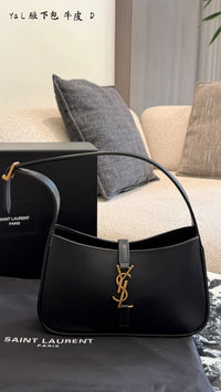 Le 5 à 7 Hobo Bag