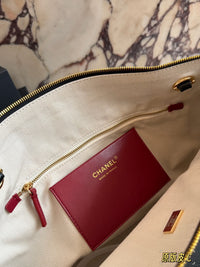Large Pocket Tote