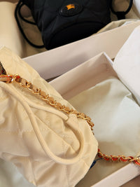 Horseshoe Chain Pouch