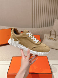 26S Bouncing Sneakers