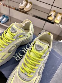 B30 Sneakers