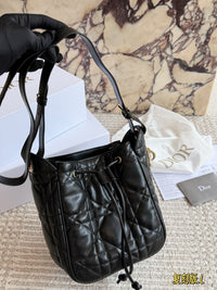 D-Motion Bucket Bag