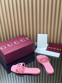 Interlocking G Slide Sandals